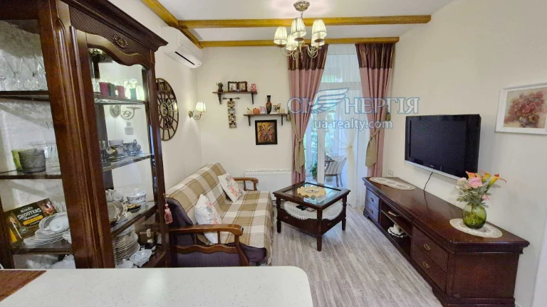 NO COMMISSION! 1-Bedroom Apartment, 4, Apt. 11 Comfort Town