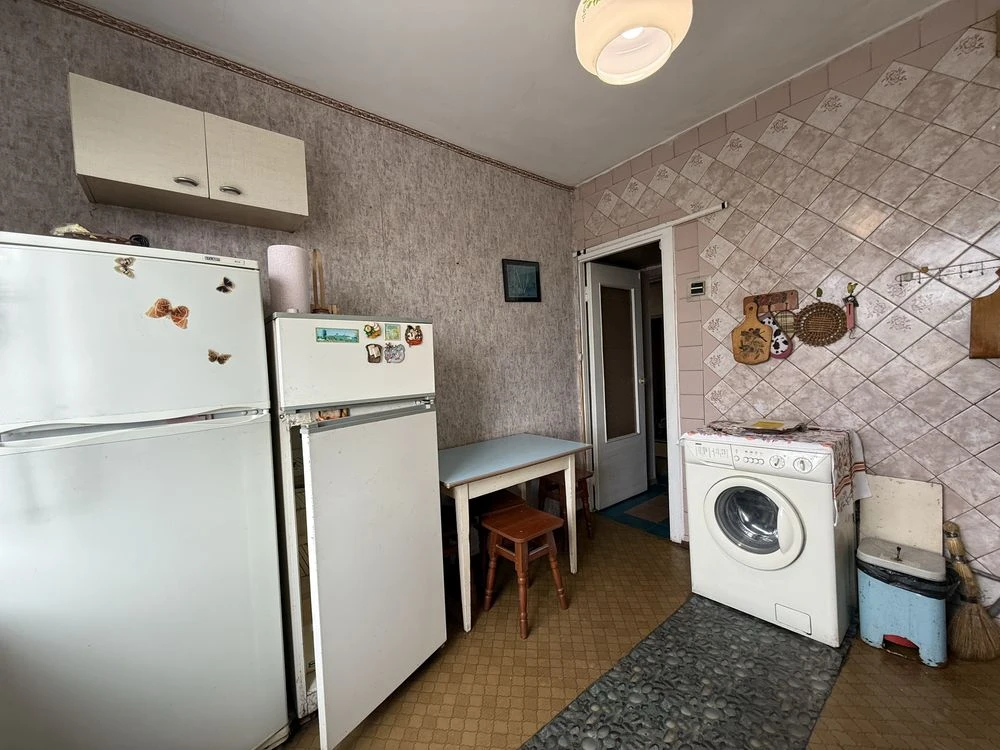 Продається 3-кімнатна квартира, Парус, Комунар