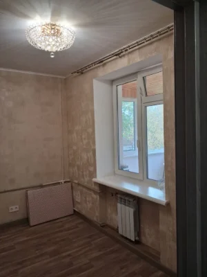 Продається двокімнатна квартира з великою лоджією