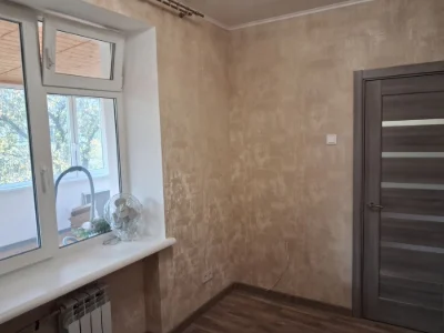 Продається двокімнатна квартира з великою лоджією