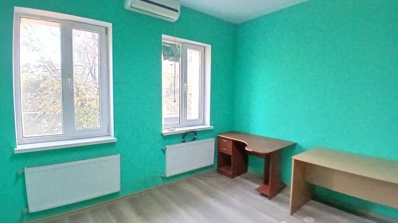 Продаж 2-кімнатній квартири біля метро «Вокзальний»