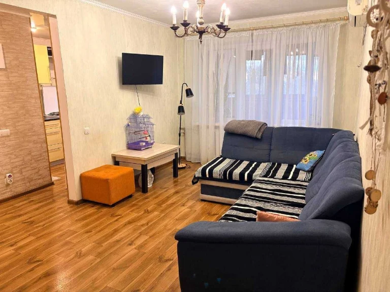 Three-bedroom apartment in the 44th district