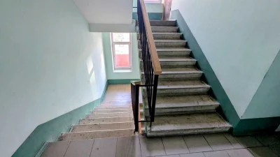 Продається 2-кімнатна квартира в цегляному будинку на масиві Незалежності