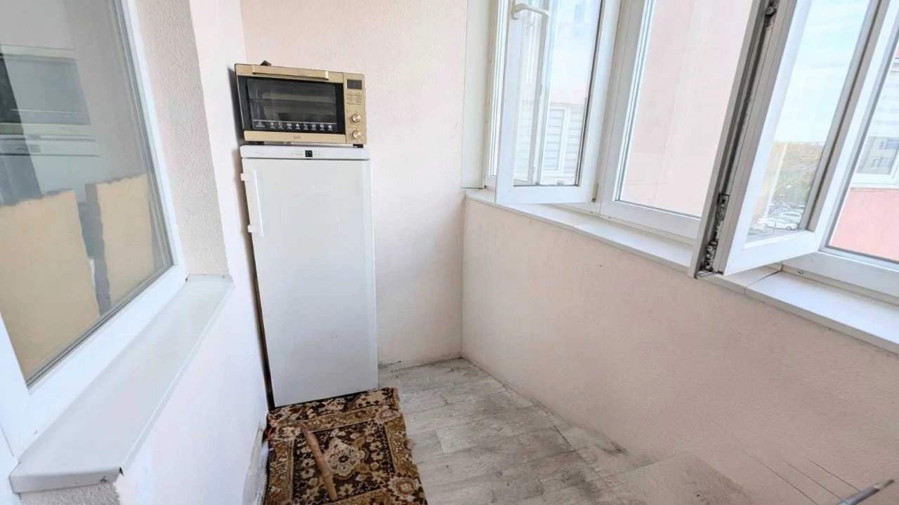 Продається 2-кімнатна квартира в цегляному будинку на масиві Незалежності