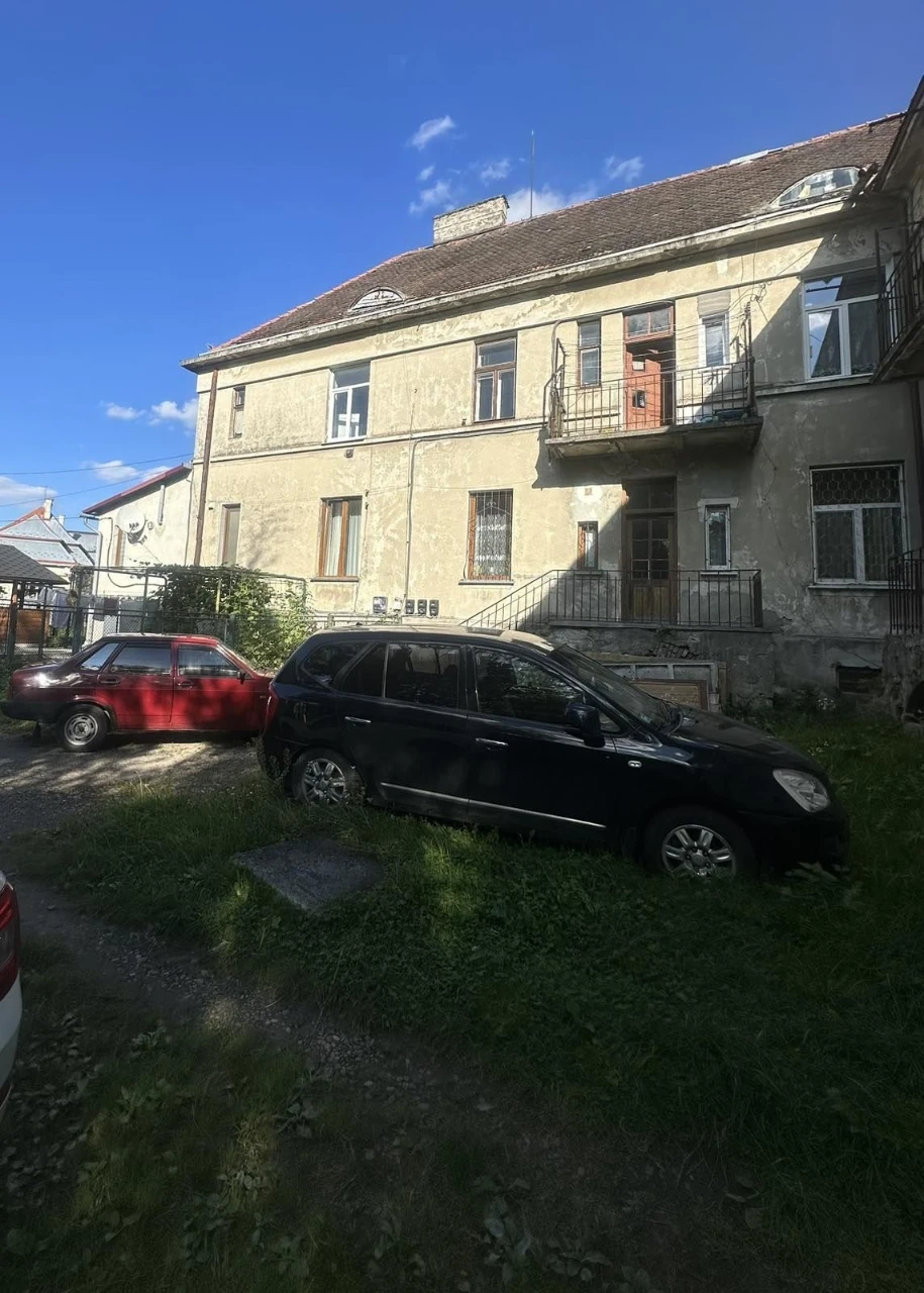 Трикімнатна квартира в Дрогобичі