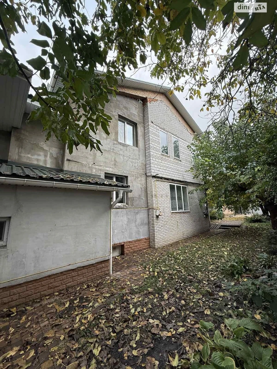 Продаж частини будинку