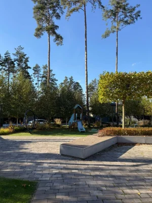 Будинок у Лісовій Бучі, з чистовим оздобленням, серед сосен,