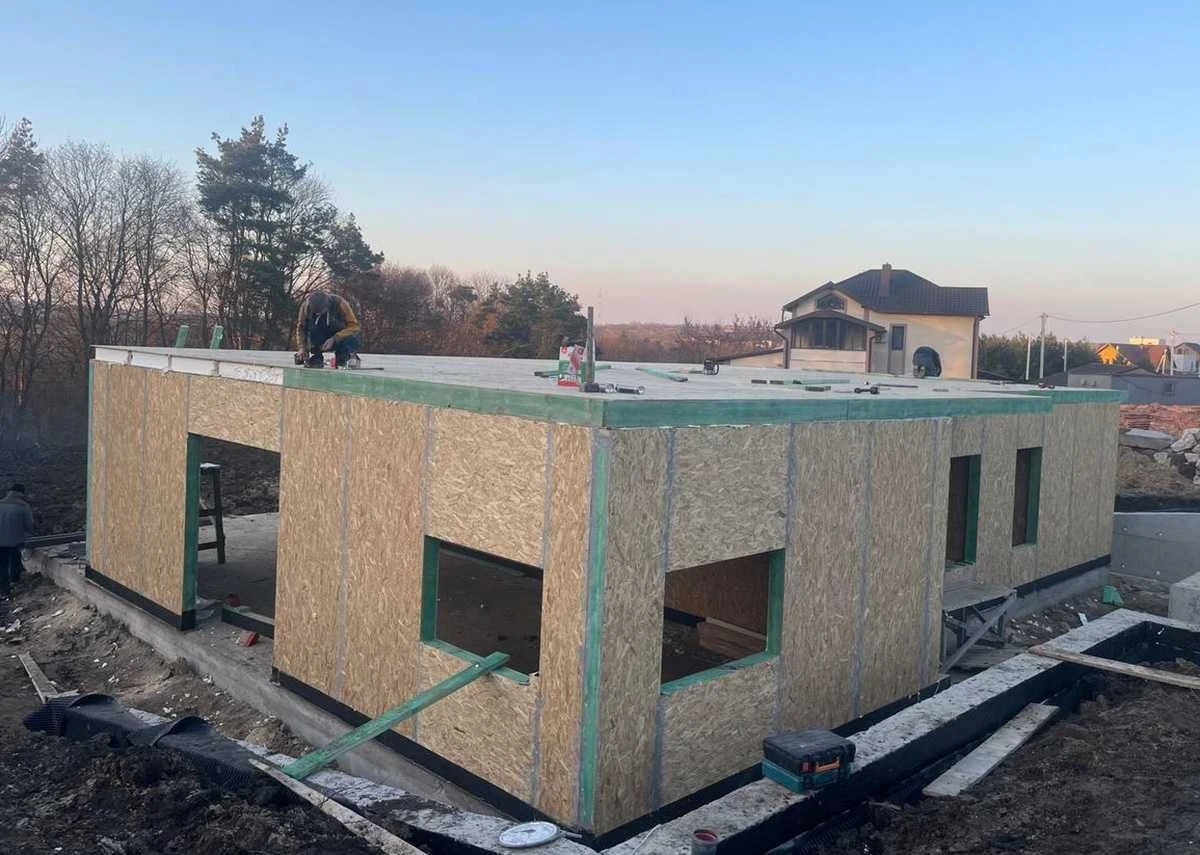 Енергоефективний будинок 128 м2 за 45 днів з СІП панелей в Б