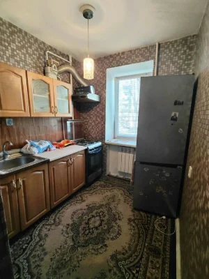 1 комнатная 30м2 на Затонского с косметическим ремонтом!