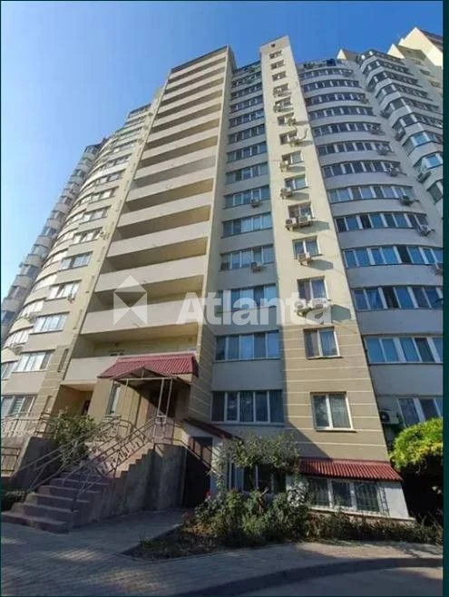 1-кімнатна квартира в новому ЖК - простора кухня, спальня, в
