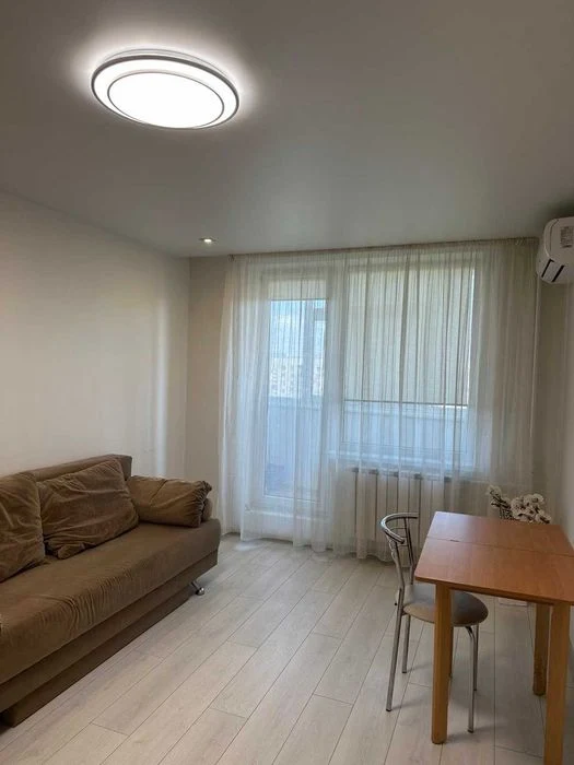 Selling a real one-bedroom apartment in Alekseyevka, near Pobeda metro station. European-quality renovation.