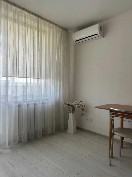 Selling a real one-bedroom apartment in Alekseyevka, near Pobeda metro station. European-quality renovation.