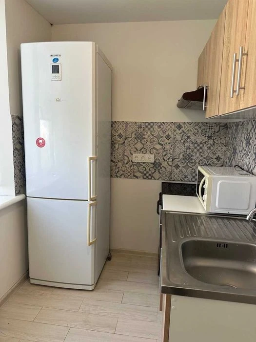 Selling a real one-bedroom apartment in Alekseyevka, near Pobeda metro station. European-quality renovation.