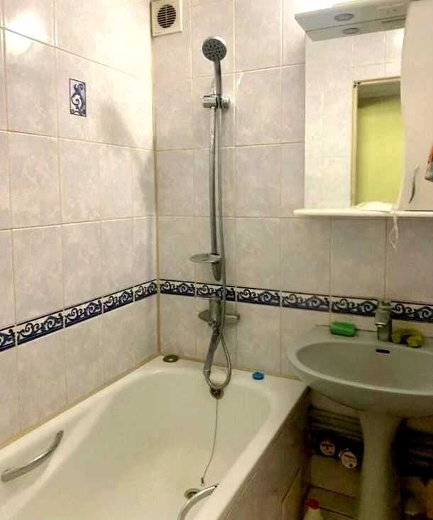 For Sale: 4-room apartment in Cheremushki.