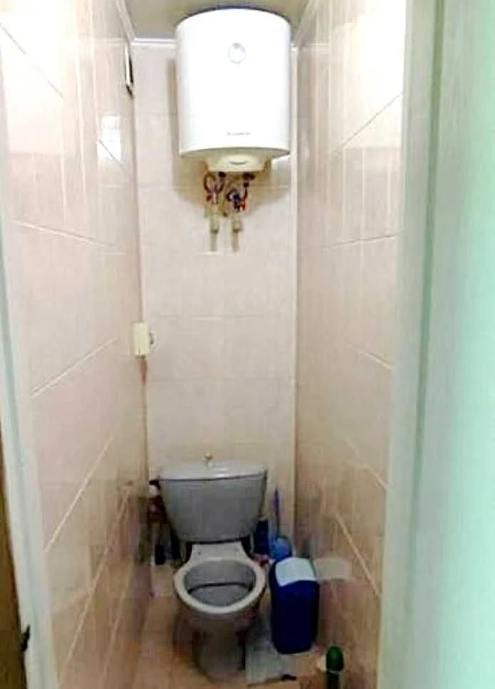 For Sale: 4-room apartment in Cheremushki.