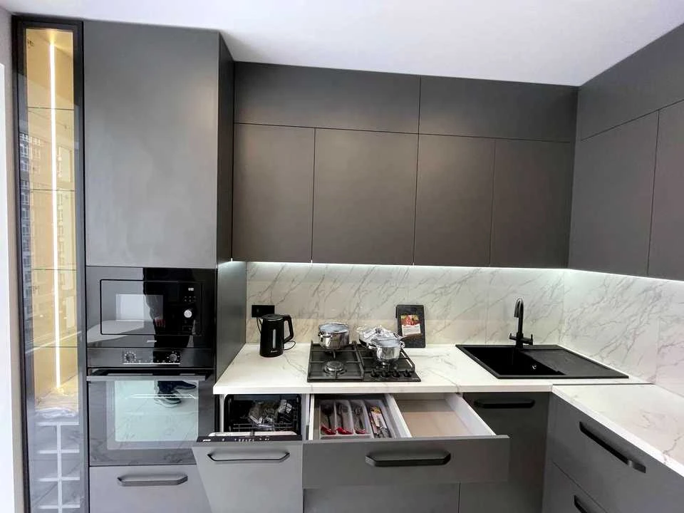Apartment. Ivano-Frankivsk, Vysochana st.