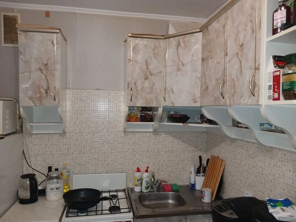 For Sale: 1-bedroom apartment on Volodymyr Street.