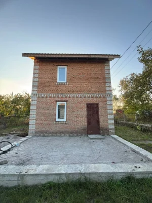 Land for sale: 10 acres with two buildings in Kropyvnytsky