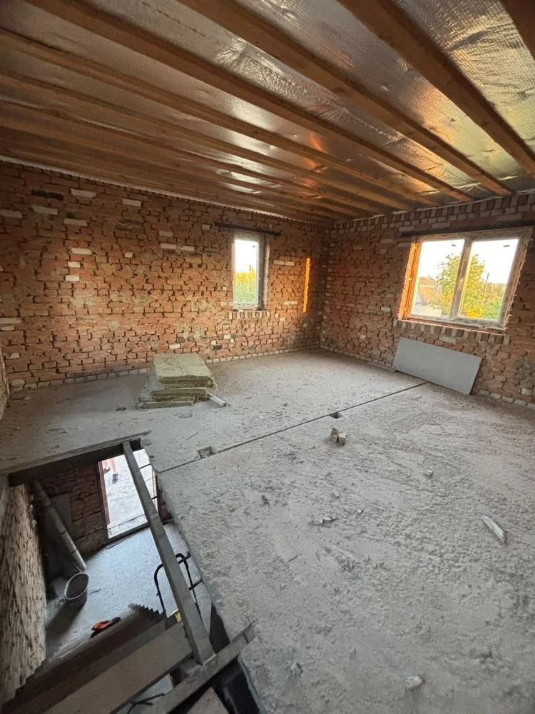 Land for sale: 10 acres with two buildings in Kropyvnytsky