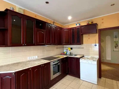 Квартира. Київ, Левка Лук'яненка вул.