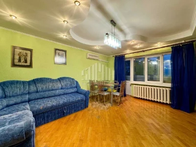 Sale of a cozy 3-room apartment (67 sq m) in the center of Kyiv, St.