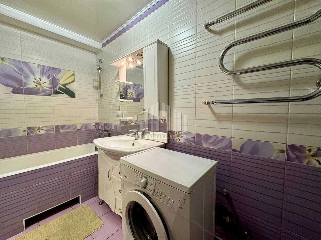 Sale of a cozy 3-room apartment (67 sq m) in the center of Kyiv, St.