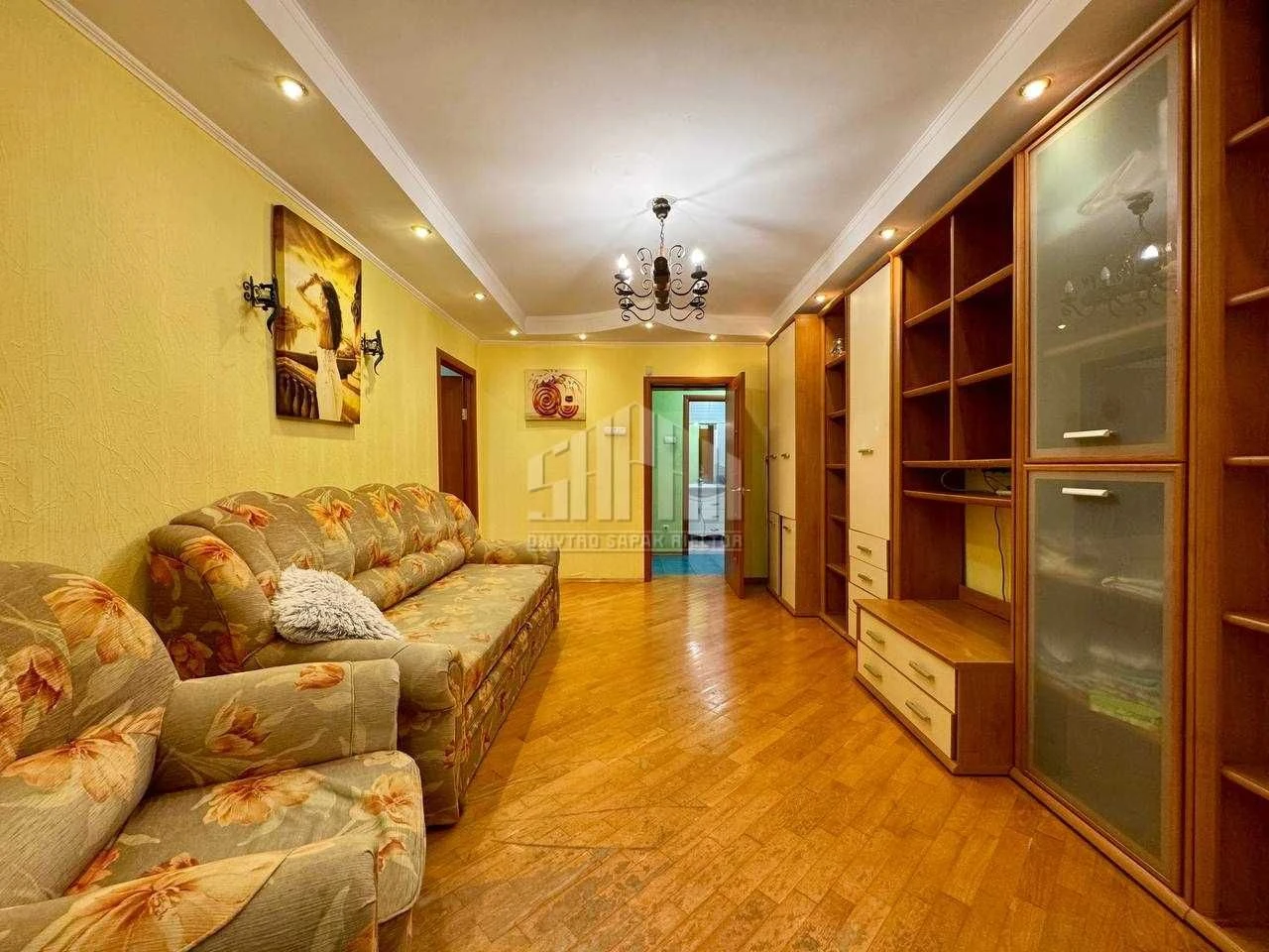 Sale of a cozy 3-room apartment (67 sq m) in the center of Kyiv, St.