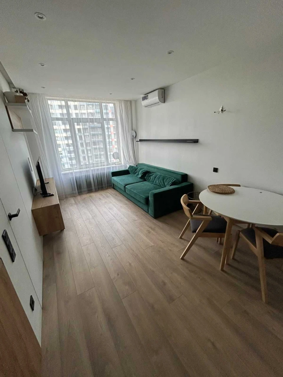 Продажа 1-комнатной квартиры 51 м² с ремонтом в ЖК "Галактика", ул. Сверстюка