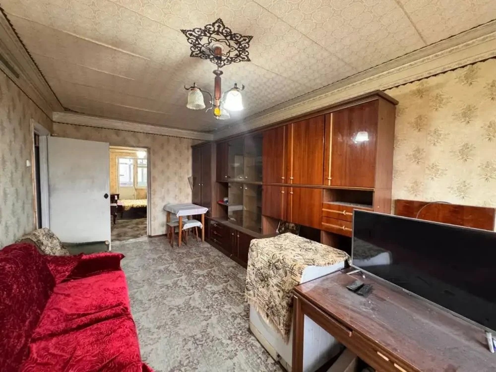 Продам 3-кімнатну квартиру в ЖК "Левобережний", в селі Караван, місте Берези