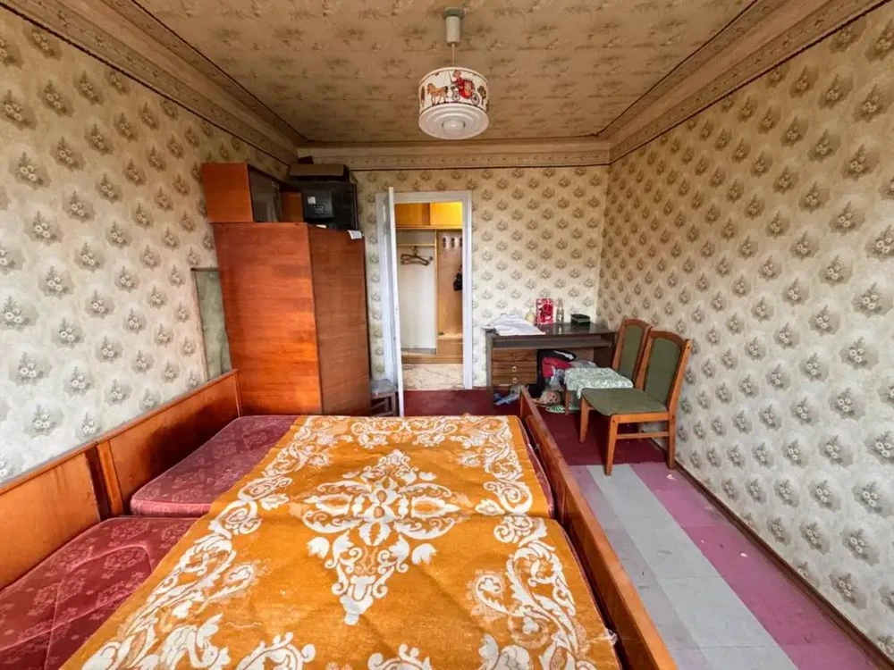 Продам 3-кімнатну квартиру в ЖК "Левобережний", в селі Караван, місте Берези