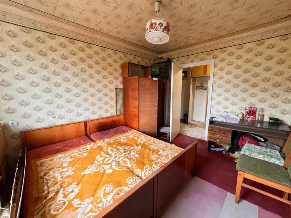 Продам 3-кімнатну квартиру в ЖК "Левобережний", в селі Караван, місте Берези