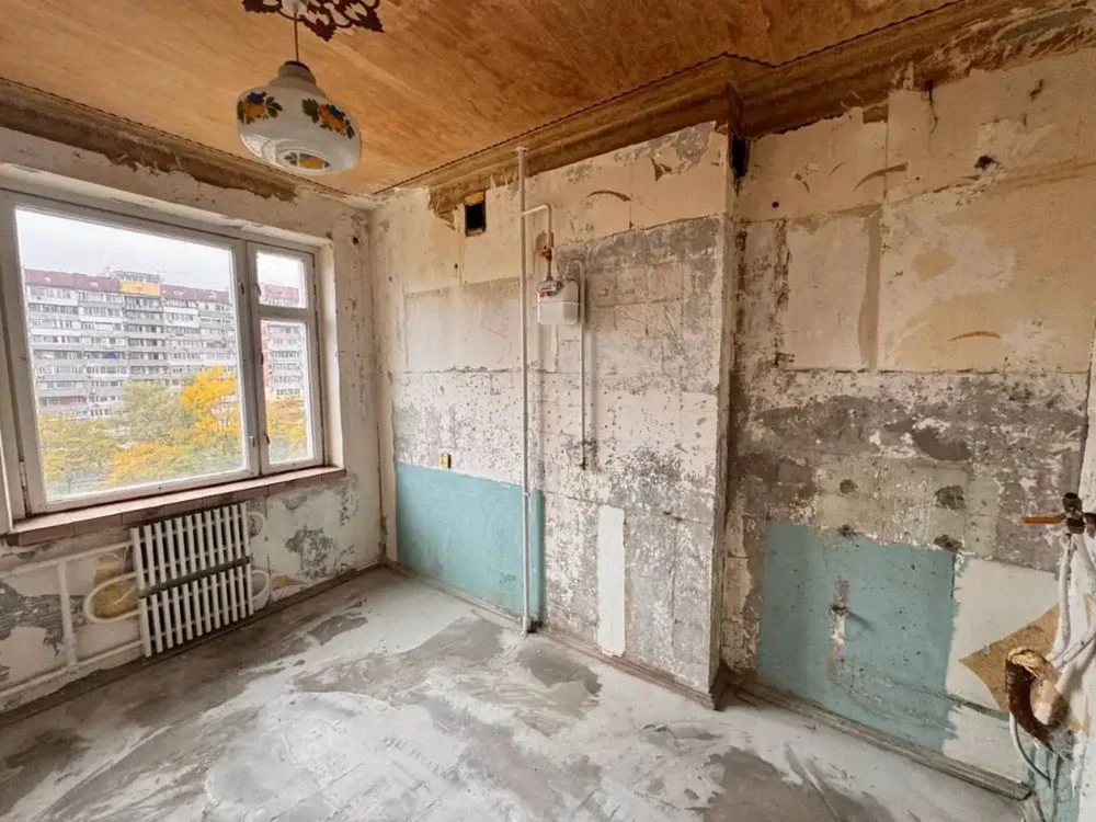 Продам 3-кімнатну квартиру в ЖК "Левобережний", в селі Караван, місте Берези