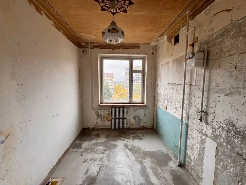 Продам 3-кімнатну квартиру в ЖК "Левобережний", в селі Караван, місте Берези