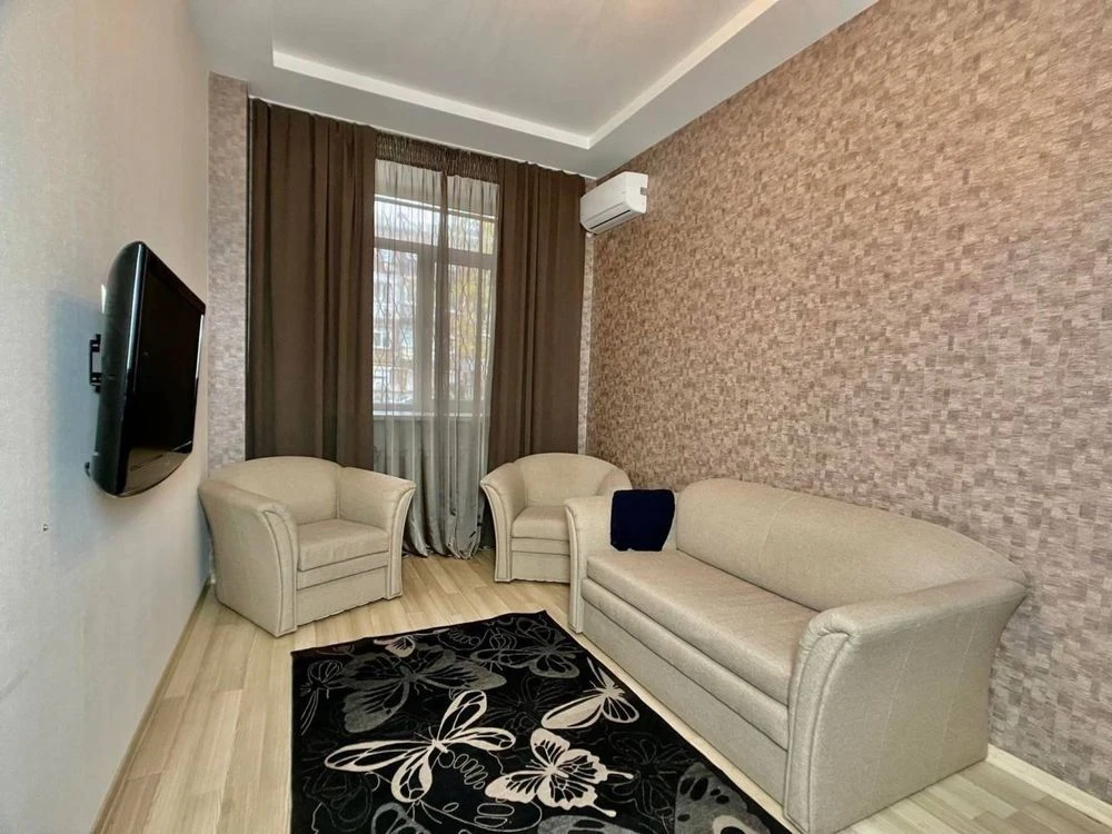 For sale, 2-bedroom apartment on Yavornitskogo Prospect 94