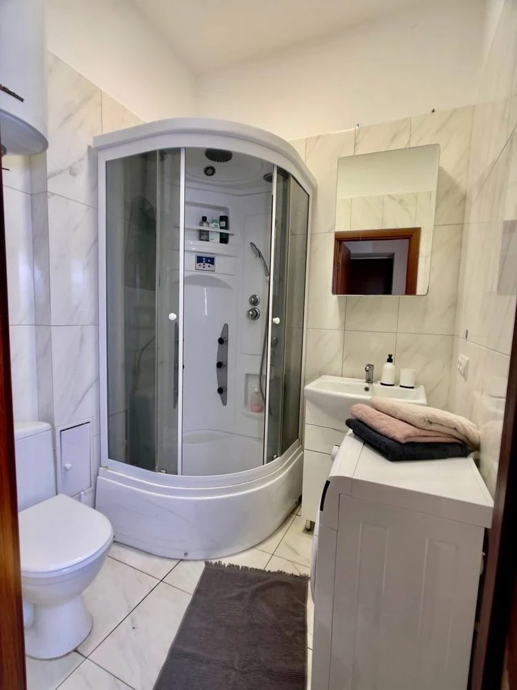 For sale, 2-bedroom apartment on Yavornitskogo Prospect 94