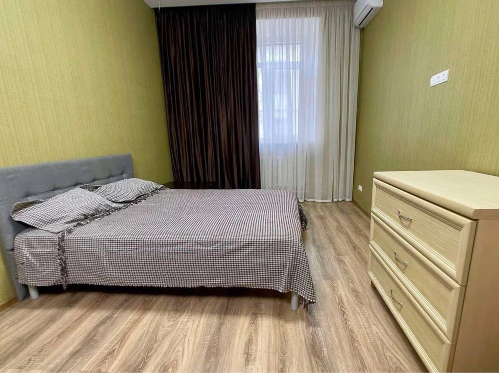 For sale, 2-bedroom apartment on Yavornitskogo Prospect 94