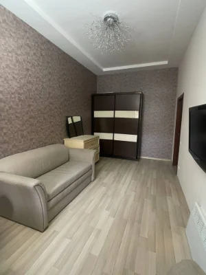 For sale, 2-bedroom apartment on Yavornitskogo Prospect 94