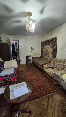 Продам 2к.кв. с раздельными комнатами в центре ХТЗ