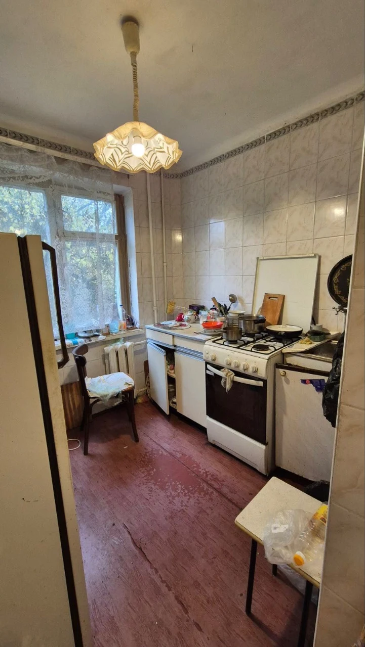 Продам 2к.кв. с раздельными комнатами в центре ХТЗ
