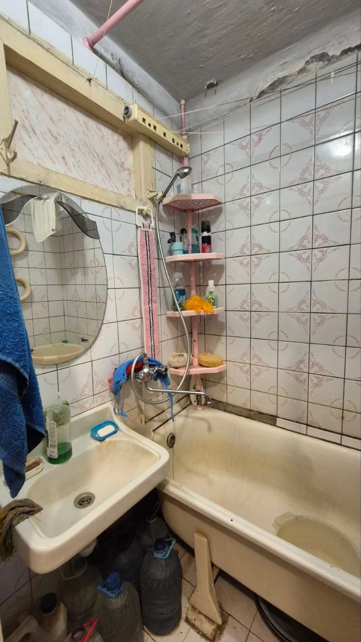 Продам 2к.кв. с раздельными комнатами в центре ХТЗ