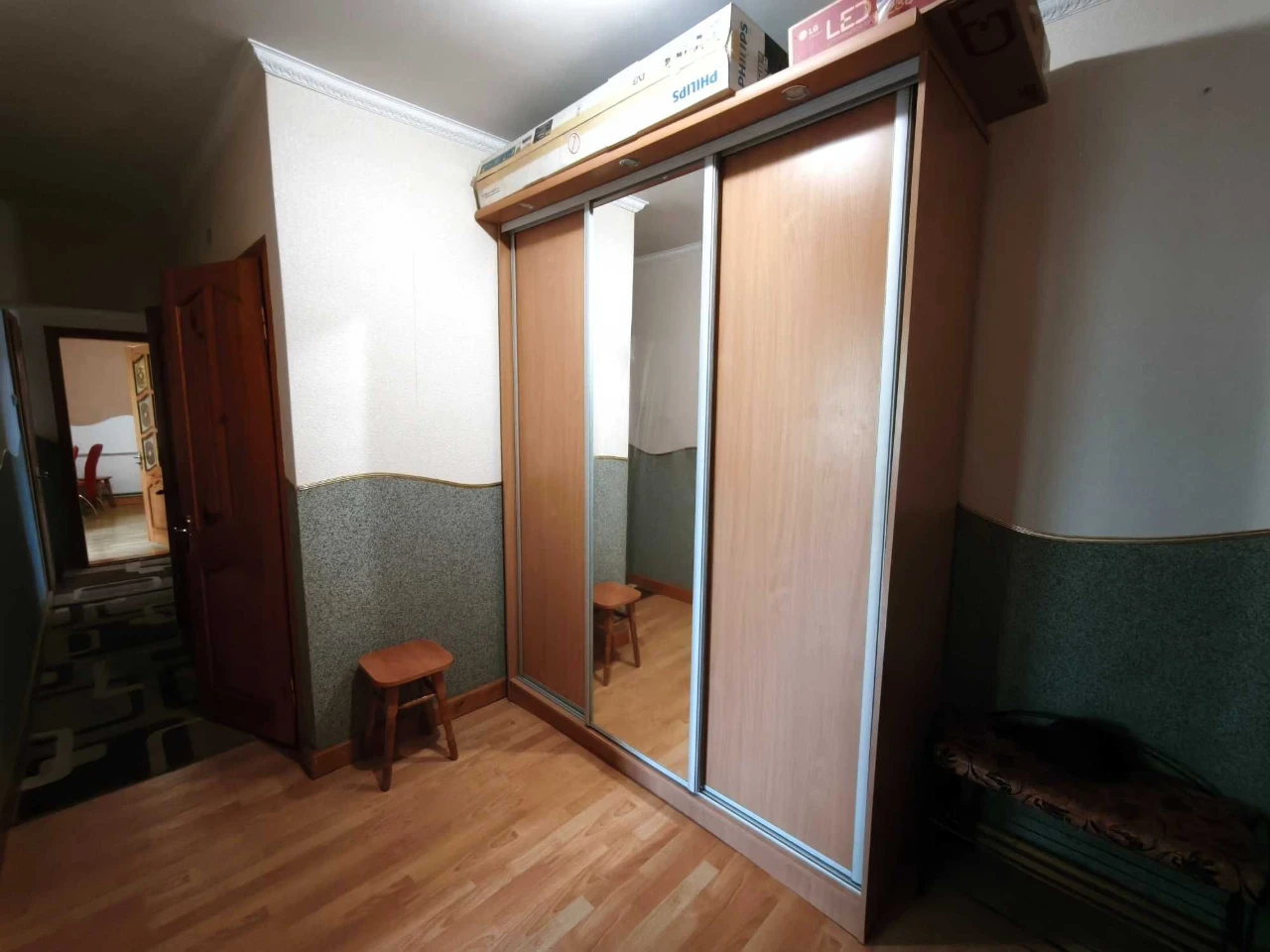 Продается трехкомнатная квартира в городе Самбір