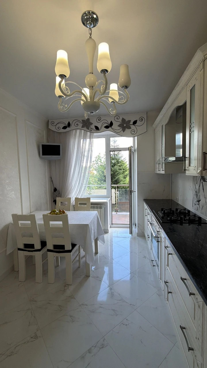 Продажа 3-комнатной квартиры ул. Крушельницкой / Трускавец