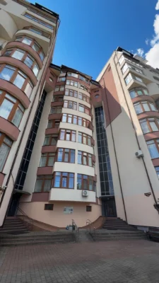 Продажа 3-комнатной квартиры ул. Крушельницкой / Трускавец