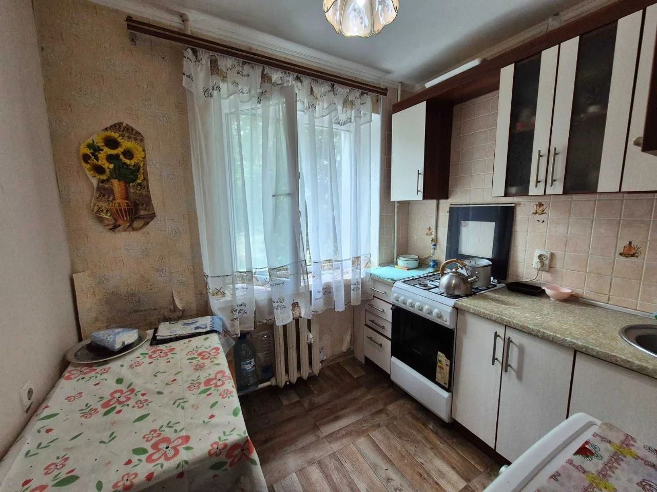 Sale of a 3-room apartment near the sea in Chernomorsk, Park Street