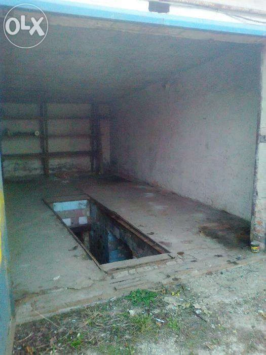 For Sale: Solid Garage
