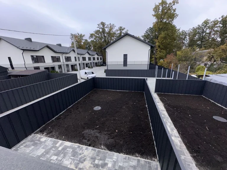Duplex with gas and large plot. Ready. Central Park
