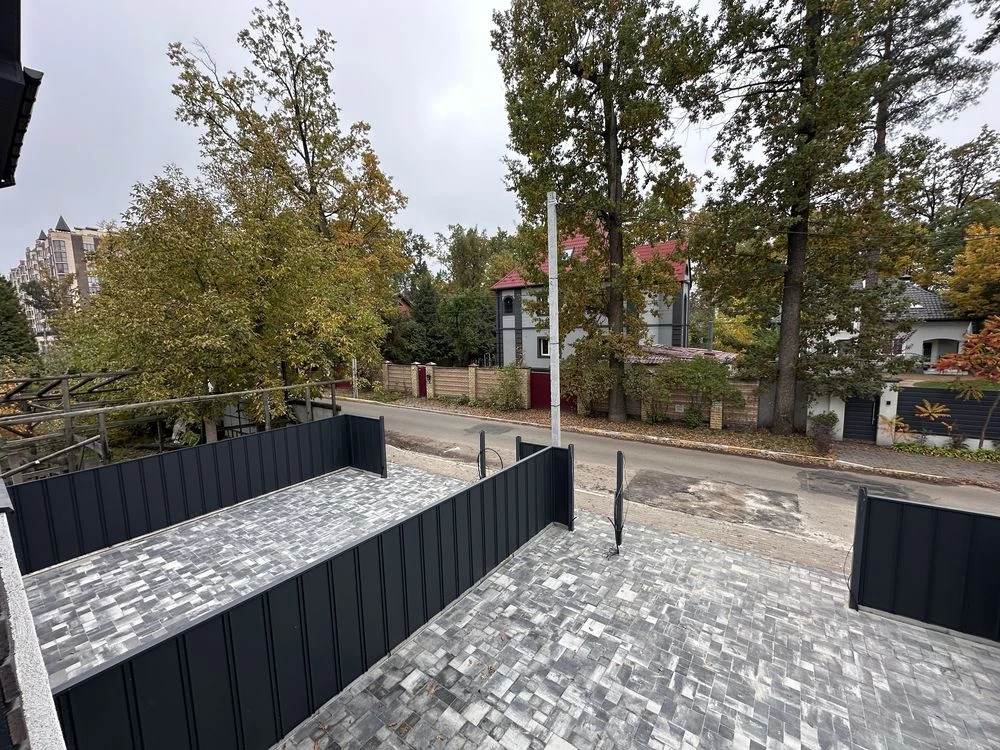 Duplex with gas and large plot. Ready. Central Park