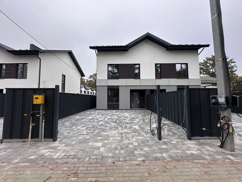 Duplex with gas and large plot. Ready. Central Park