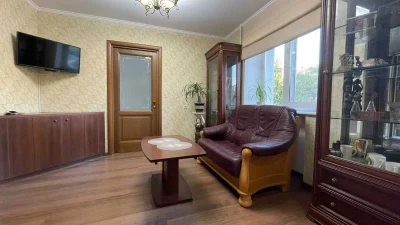 Продам 3к. квартиру на вул. Докова / Великий Фонтан / 5ст. В