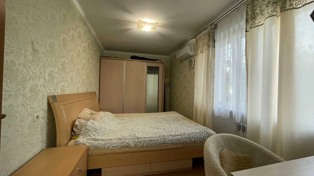 Продам 3к. квартиру на вул. Докова / Великий Фонтан / 5ст. В